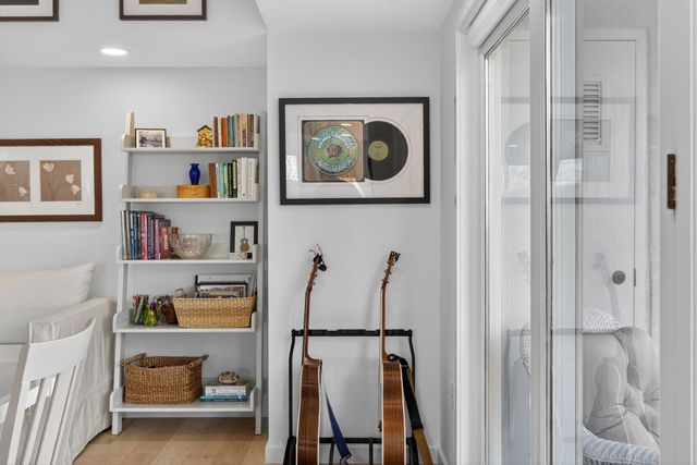 12 Mountain Laurels Dr Apt 402, Nashua, NH 03062