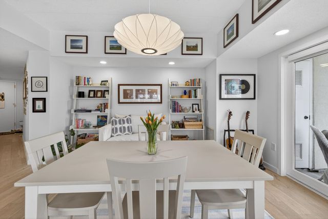 12 Mountain Laurels Dr Apt 402, Nashua, NH 03062