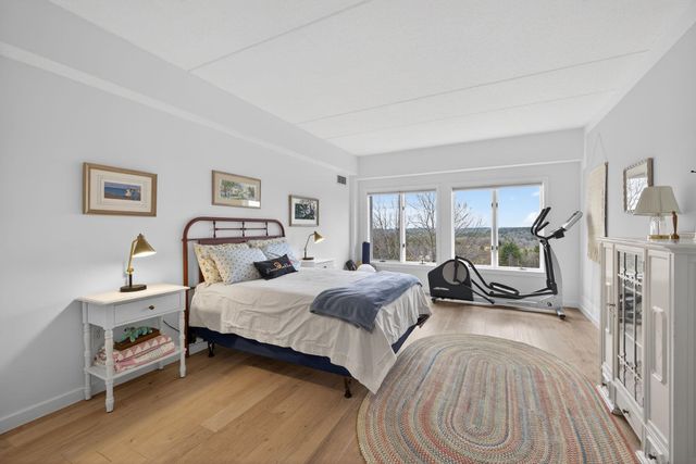 12 Mountain Laurels Dr Apt 402, Nashua, NH 03062