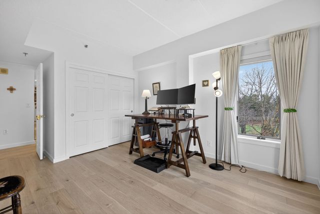 12 Mountain Laurels Dr Apt 402, Nashua, NH 03062