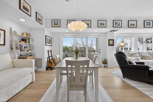 12 Mountain Laurels Dr Apt 402, Nashua, NH 03062