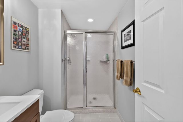 12 Mountain Laurels Dr Apt 402, Nashua, NH 03062