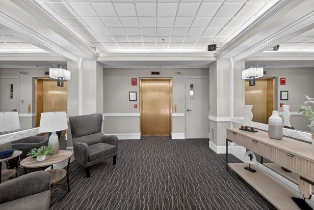 12 Mountain Laurels Dr Apt 402, Nashua, NH 03062