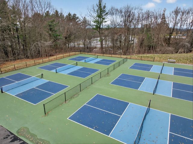 12 Mountain Laurels Dr Apt 402, Nashua, NH 03062