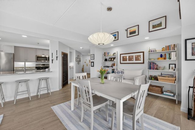 12 Mountain Laurels Dr Apt 402, Nashua, NH 03062