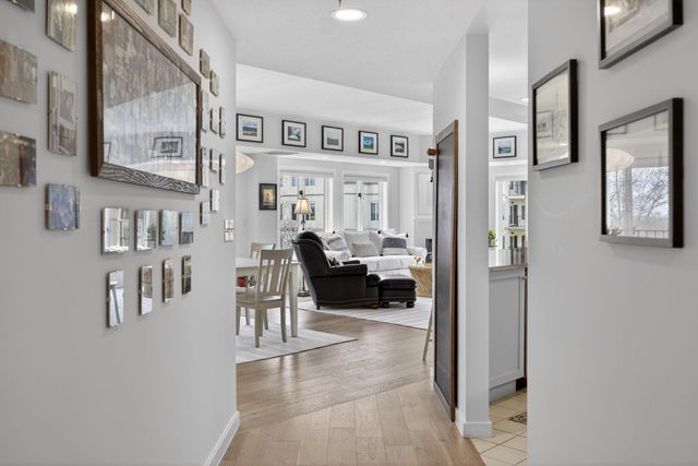 12 Mountain Laurels Dr Apt 402, Nashua, NH 03062