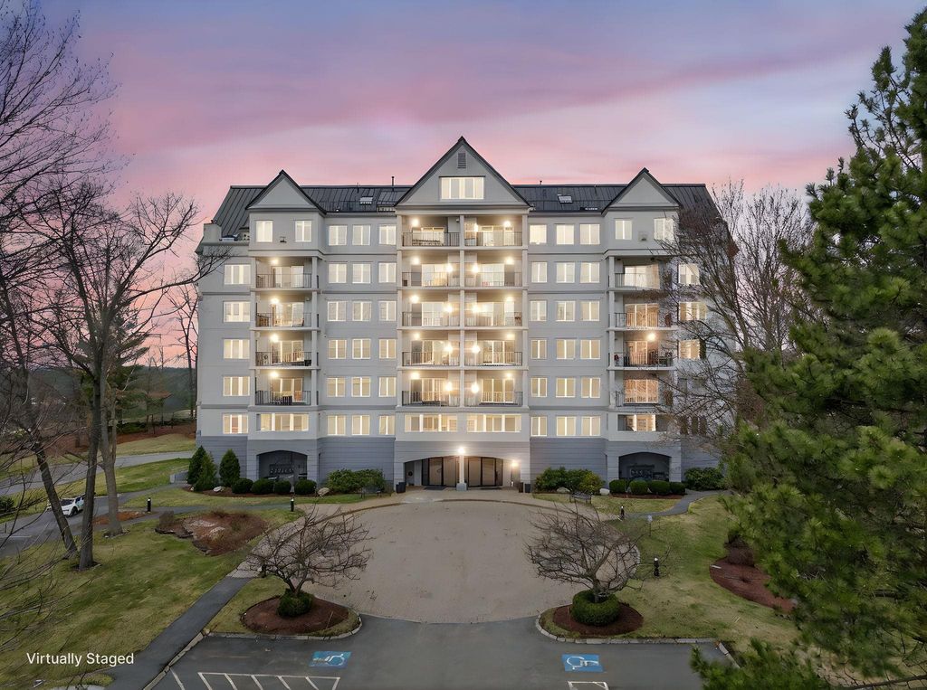 12 Mountain Laurels Dr Apt 402, Nashua, NH 03062