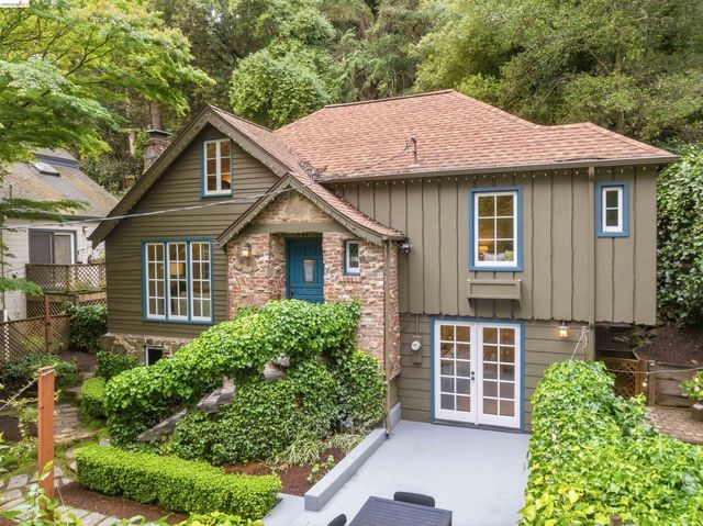 6233 Thornhill Dr, Oakland, CA 94611