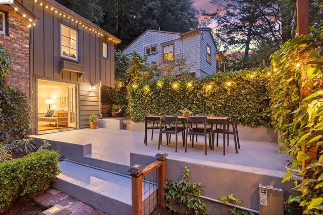 6233 Thornhill Dr, Oakland, CA 94611