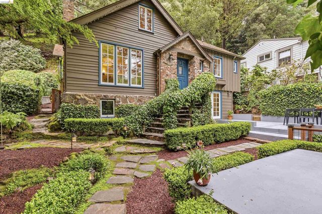 6233 Thornhill Dr, Oakland, CA 94611