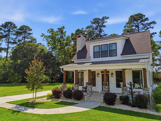 2487 Long Ave., Conway, SC 29526
