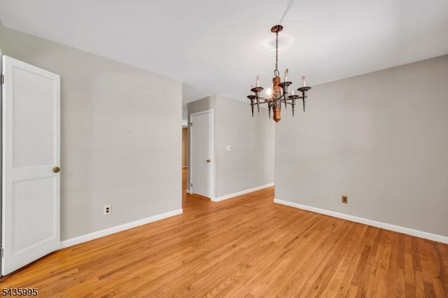 36 Cloverhill Dr, Califon Boro, NJ 07830