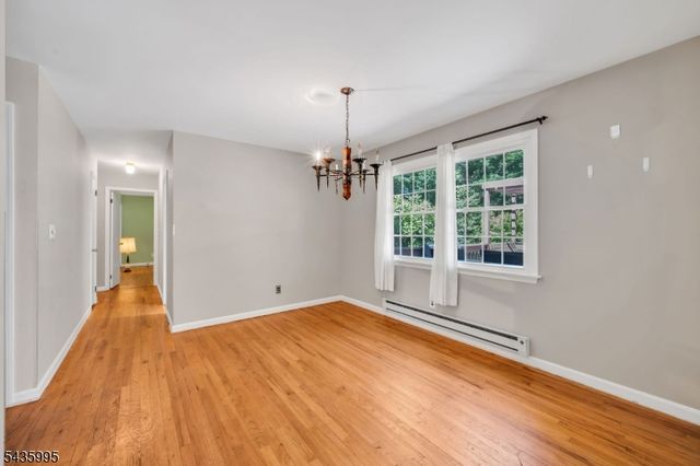 36 Cloverhill Dr, Califon Boro, NJ 07830