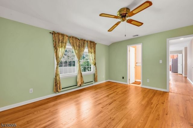 36 Cloverhill Dr, Califon Boro, NJ 07830
