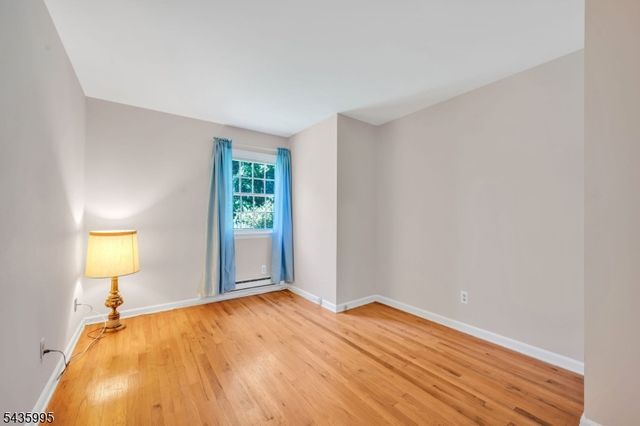36 Cloverhill Dr, Califon Boro, NJ 07830