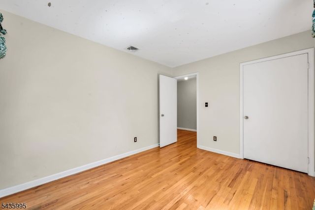 36 Cloverhill Dr, Califon Boro, NJ 07830