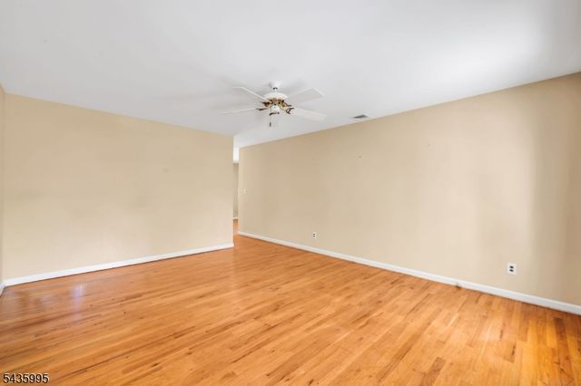 36 Cloverhill Dr, Califon Boro, NJ 07830