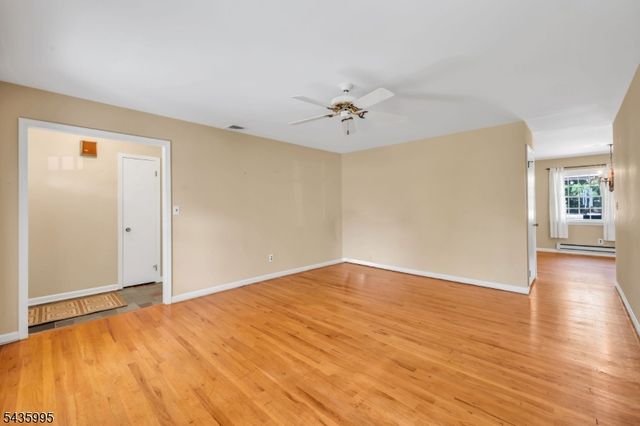 36 Cloverhill Dr, Califon Boro, NJ 07830