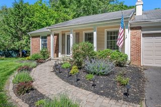 36 Cloverhill Dr, Califon Boro, NJ 07830