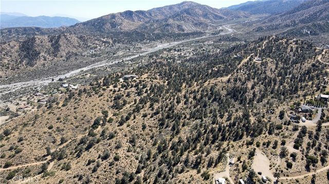 7958 HomeRidge Drive, Pinon Hills, CA 92372