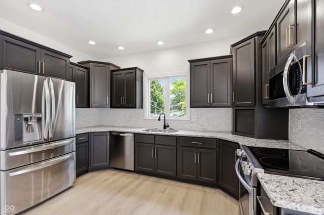 3256 Waterside Court, Greenwood, IN 46143