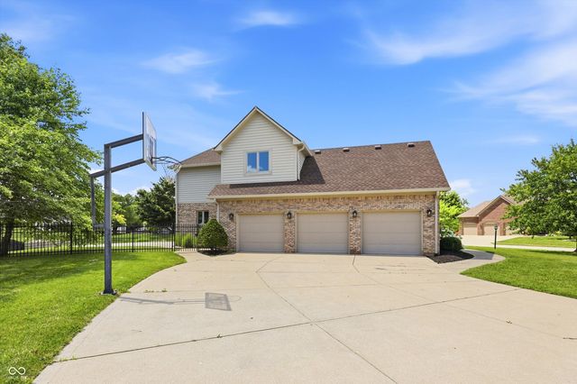 3256 Waterside Court, Greenwood, IN 46143
