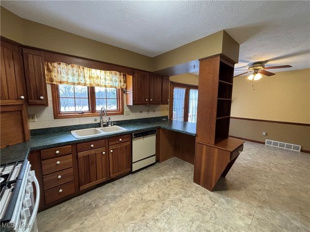 7646 Spencer Lake Road, Medina, OH 44256