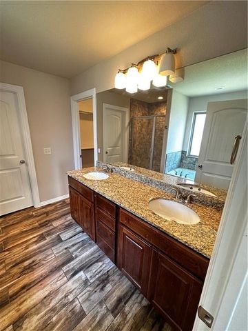 2205 SW Worthington Avenue, Bentonville, AR 72713