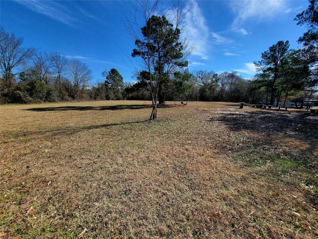 1828 State Highway 75 Highway N, Huntsville, TX 77320