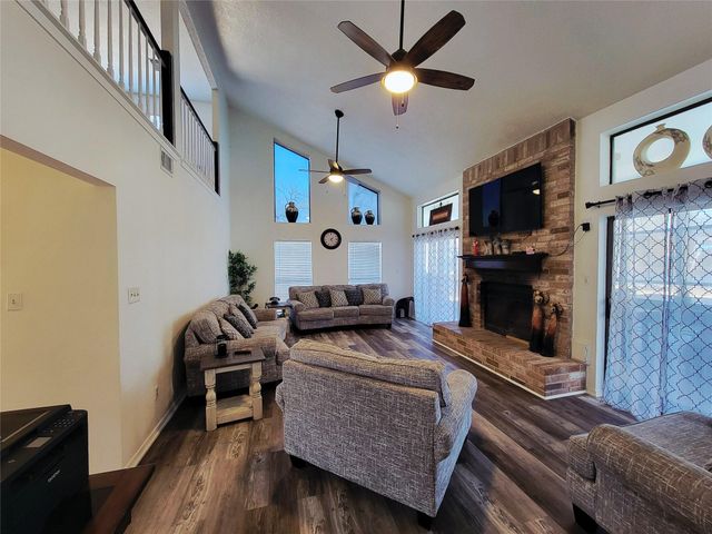 1828 State Highway 75 Highway N, Huntsville, TX 77320