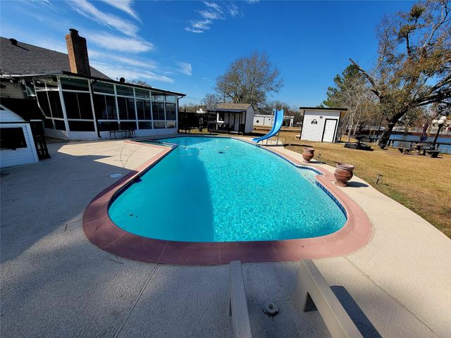 1828 State Highway 75 Highway N, Huntsville, TX 77320