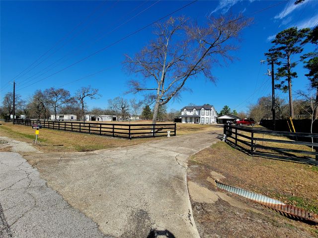 1828 State Highway 75 Highway N, Huntsville, TX 77320