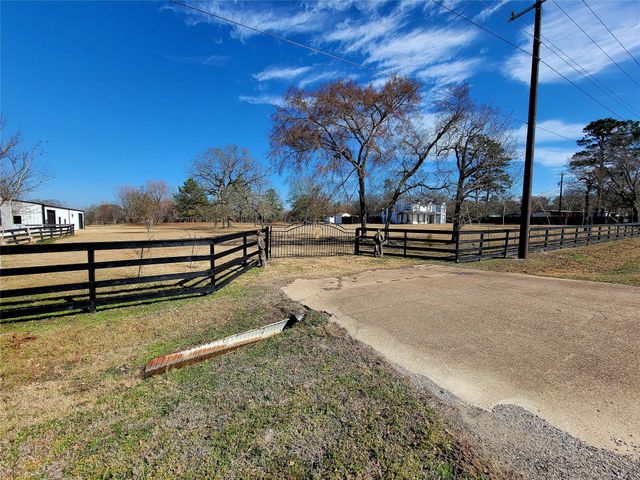 1828 State Highway 75 Highway N, Huntsville, TX 77320