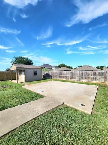 12229 Hunters Knoll Drive, Fort Worth, TX 76028