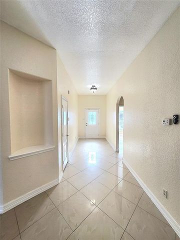 12229 Hunters Knoll Drive, Fort Worth, TX 76028