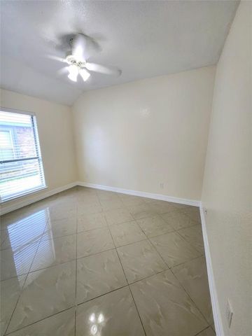 12229 Hunters Knoll Drive, Fort Worth, TX 76028