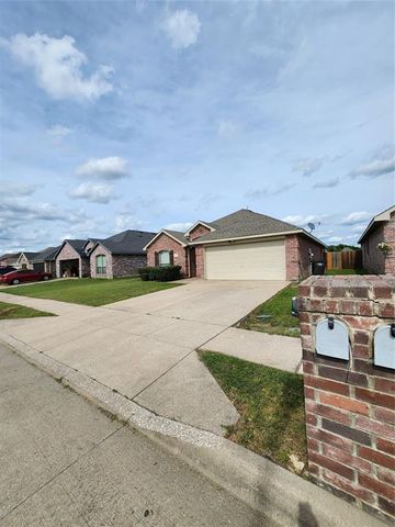 12229 Hunters Knoll Drive, Fort Worth, TX 76028