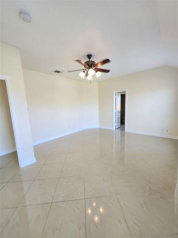 12229 Hunters Knoll Drive, Fort Worth, TX 76028