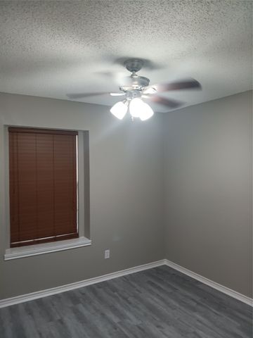 3618 Wentworth Drive, Arlington, TX 76001