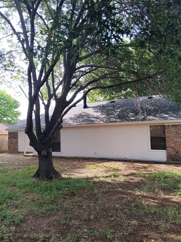 3618 Wentworth Drive, Arlington, TX 76001