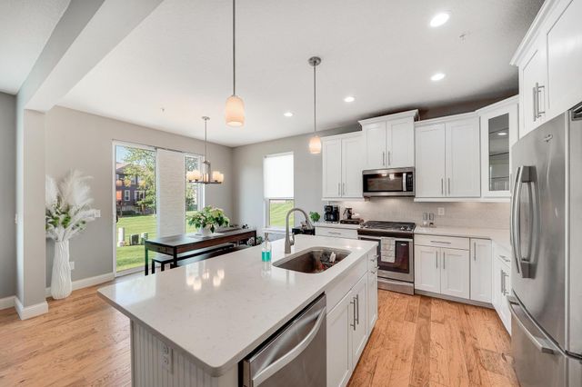 12010 84th Avenue N, Maple Grove, MN 55369