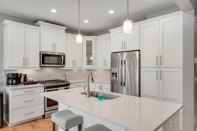 12010 84th Avenue N, Maple Grove, MN 55369
