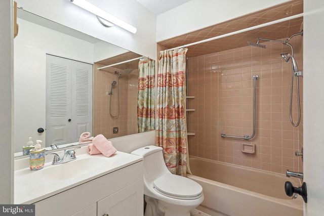 154 CROSS SLOPE CT #G, Manalapan, NJ 07726