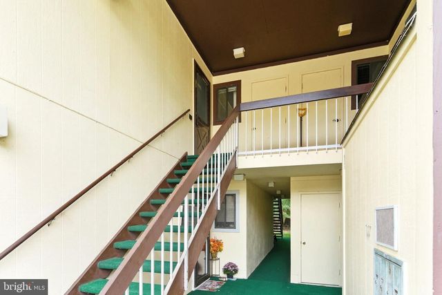 154 CROSS SLOPE CT #G, Manalapan, NJ 07726