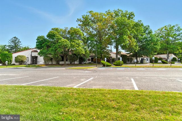 154 CROSS SLOPE CT #G, Manalapan, NJ 07726