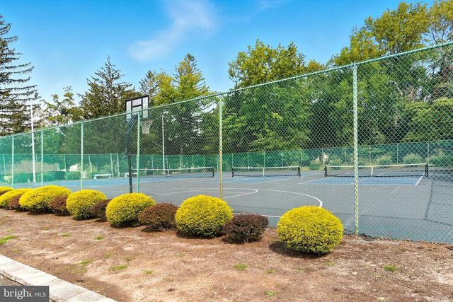 154 CROSS SLOPE CT #G, Manalapan, NJ 07726