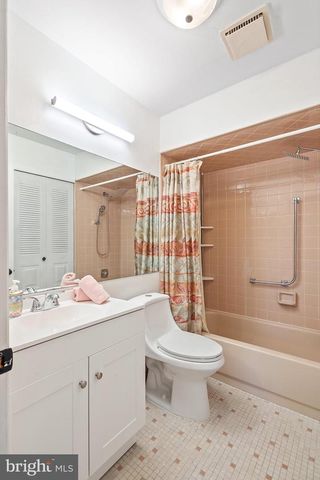 154 CROSS SLOPE CT #G, Manalapan, NJ 07726