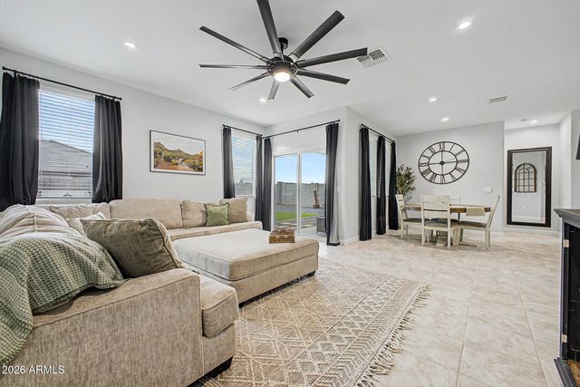 2836 W SAVANNAH Avenue, Apache Junction, AZ 85120