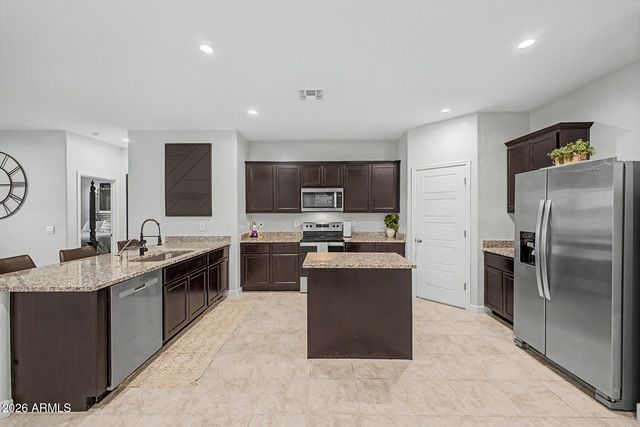 2836 W SAVANNAH Avenue, Apache Junction, AZ 85120