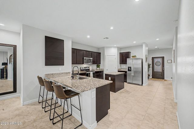 2836 W SAVANNAH Avenue, Apache Junction, AZ 85120